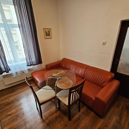 Apartments Zizkov 2C Praha Bagian luar foto